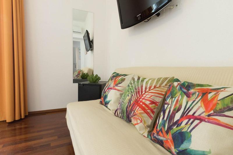 Qaral Bed And Breakfast - Oda