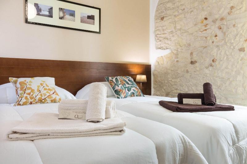 Qaral Bed And Breakfast - Oda