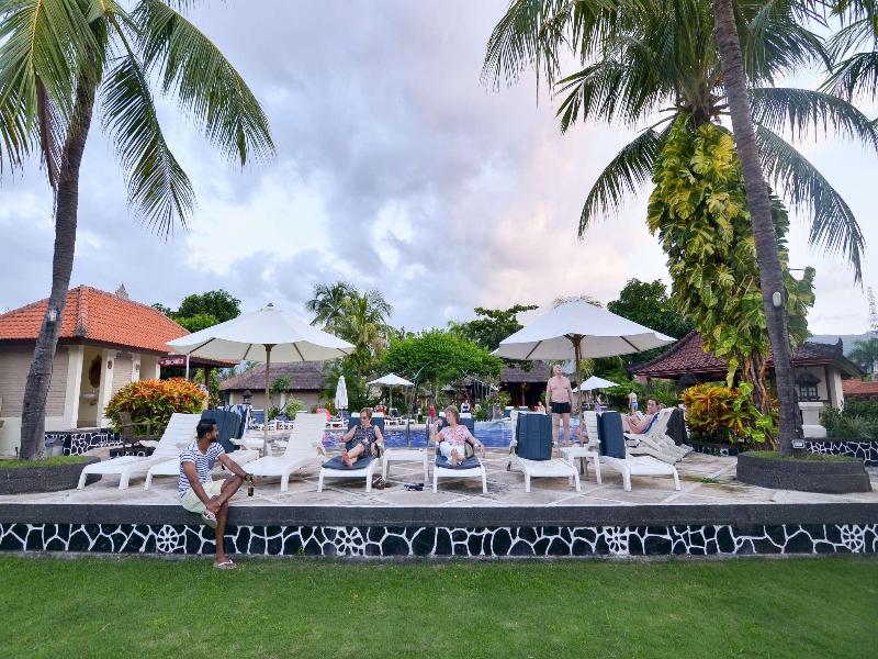 Aneka Lovina Villas & Spa - Havuz