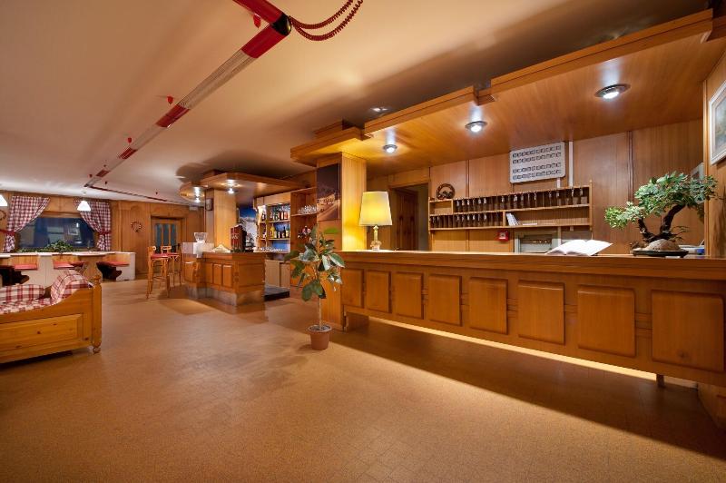 Hotel Teola - Lobi