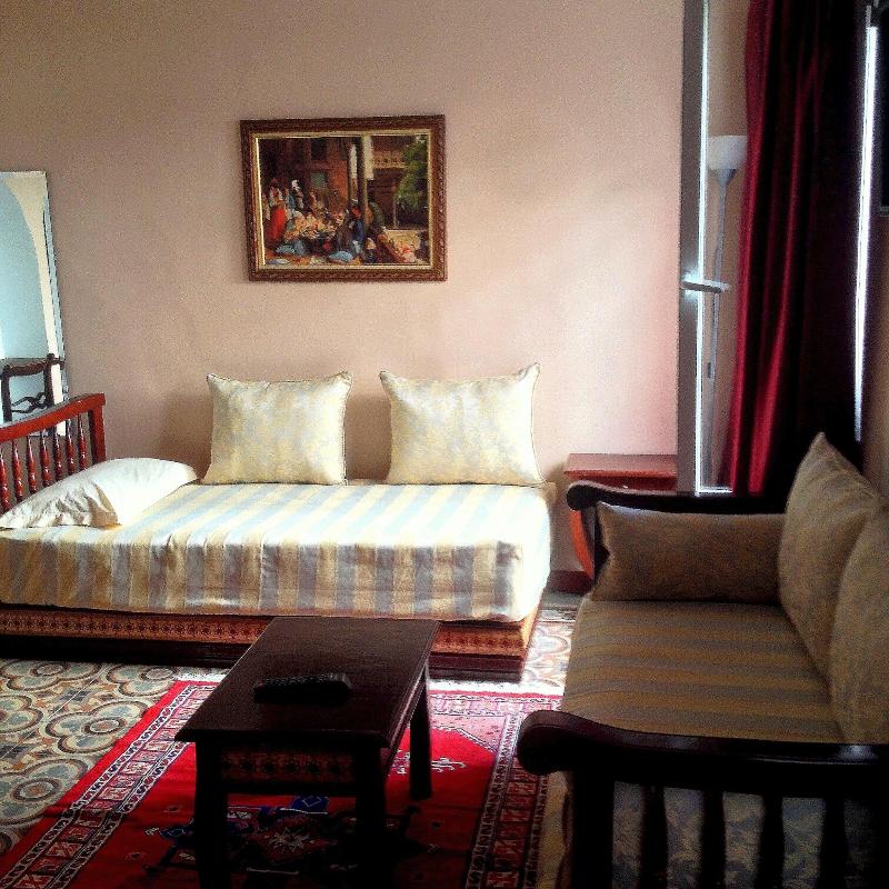 Dar Omar Khayam - Oda