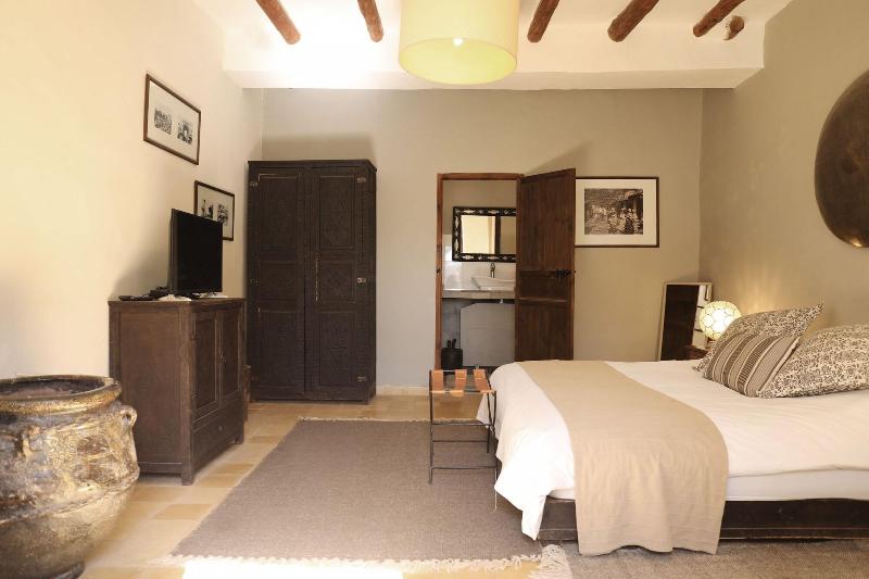 Le Petit Hotel Du Flouka - Oda