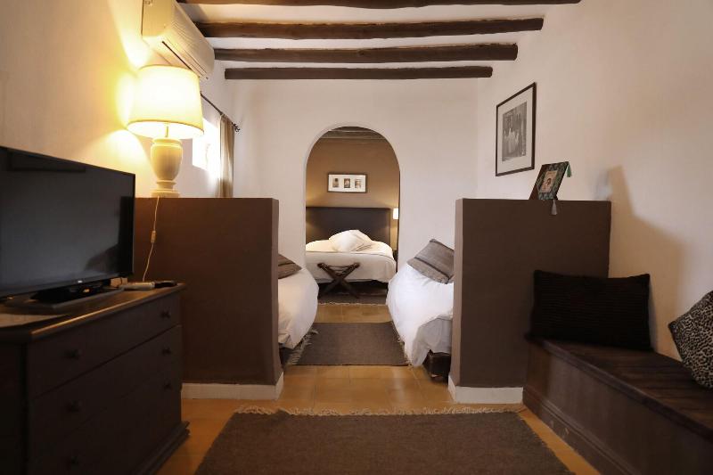 Le Petit Hotel Du Flouka - Oda