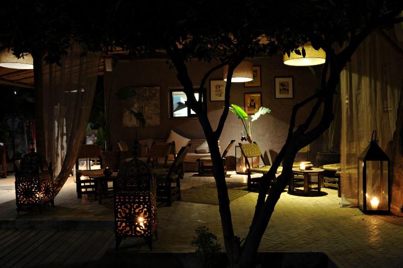 Le Petit Hotel Du Flouka - Teras