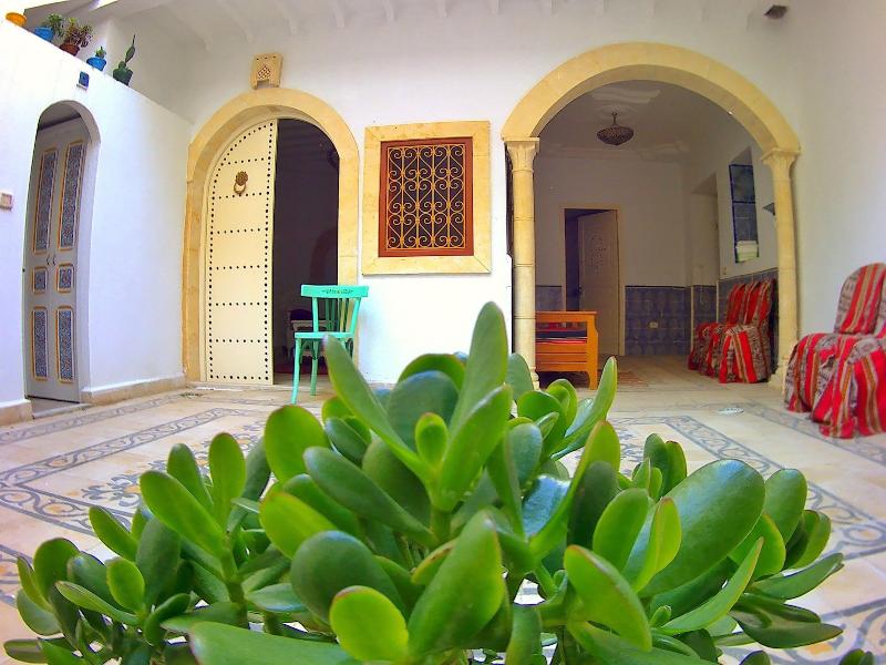 Dar Baaziz - Genel