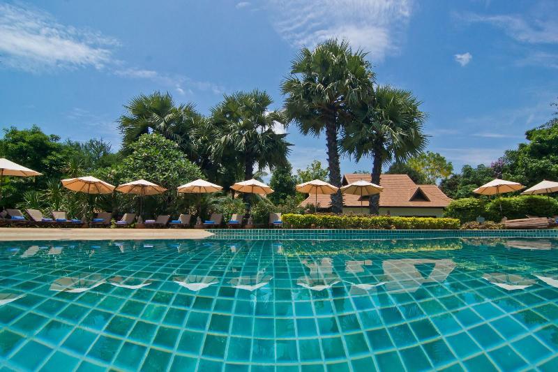The Legend Chiang Rai Boutique River Resort & Spa - Havuz