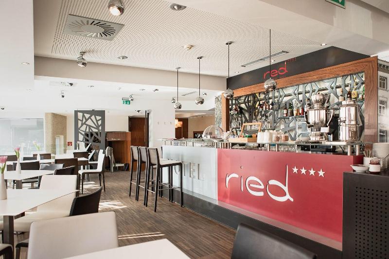 H+ Hotel Ried - Bar