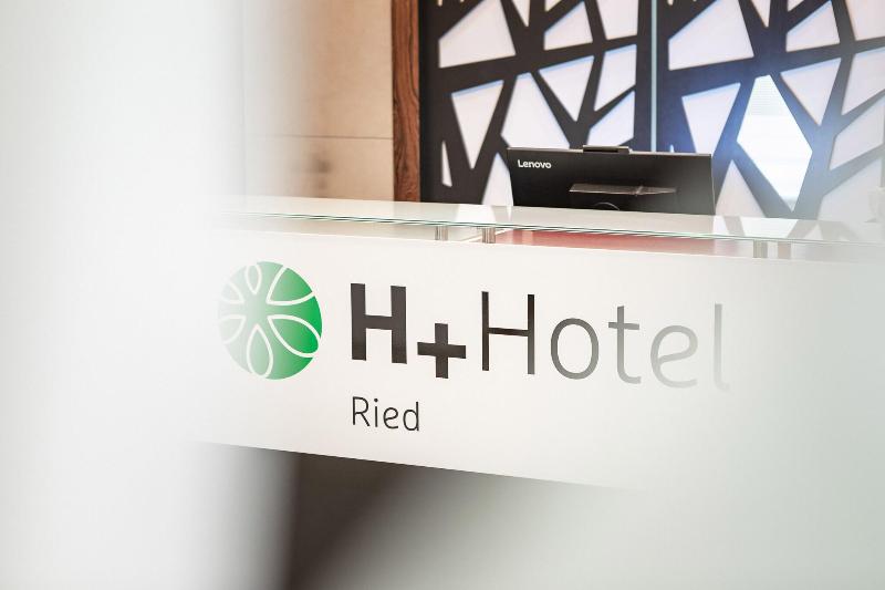 H+ Hotel Ried - Lobi
