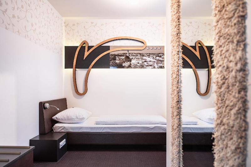H+ Hotel Ried - Oda