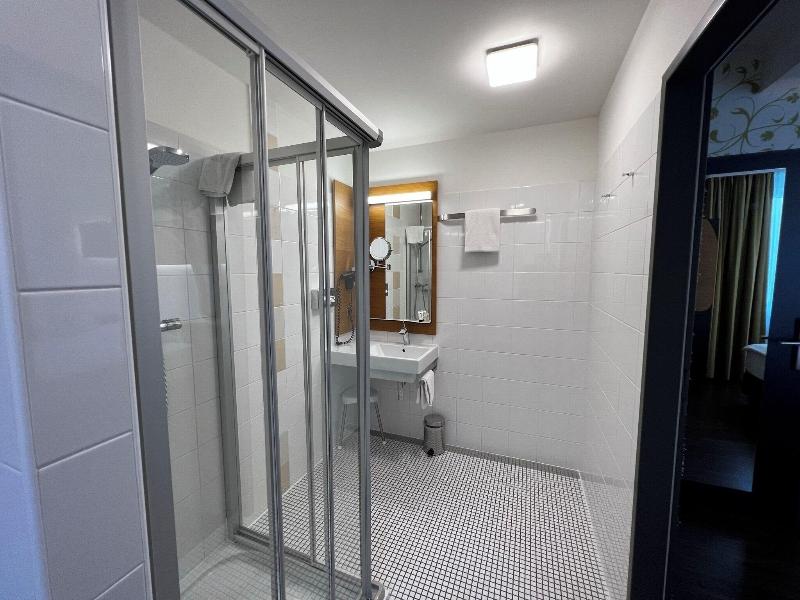 H+ Hotel Ried - Oda