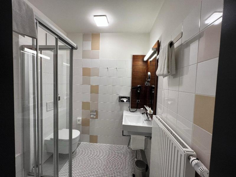 H+ Hotel Ried - Oda