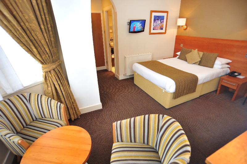 Golden Lion Hotel - Genel