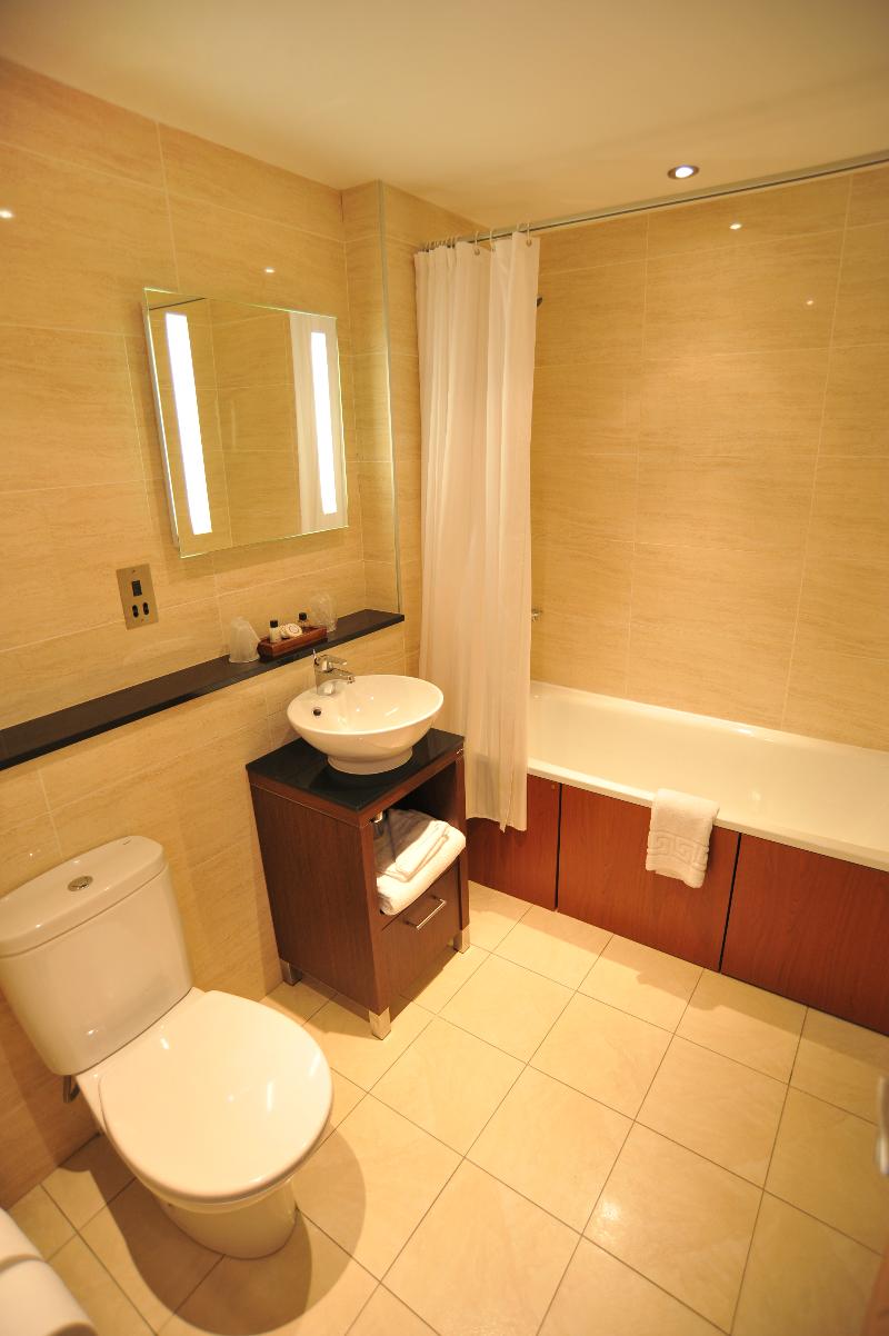 Golden Lion Hotel - Oda