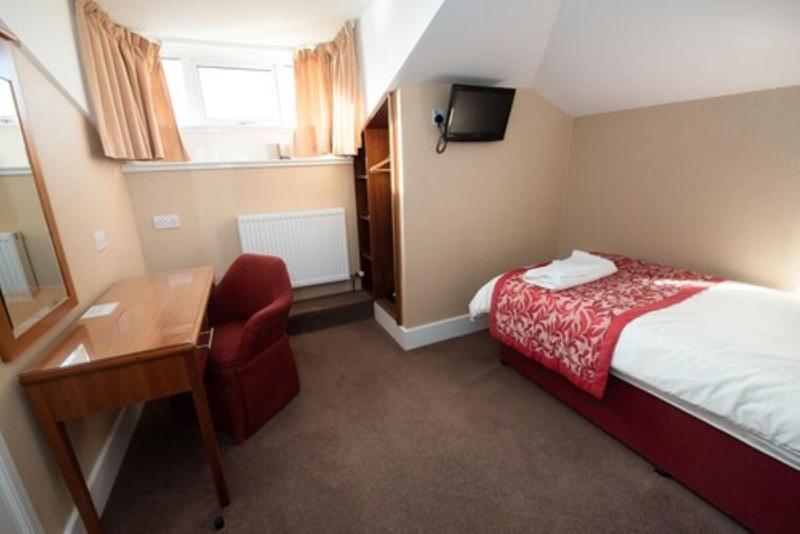 Laichmoray Hotel - Oda