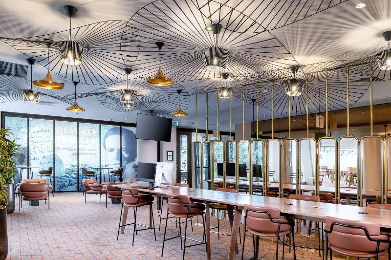 Hilton Garden Inn London Heathrow Airport - Lobi