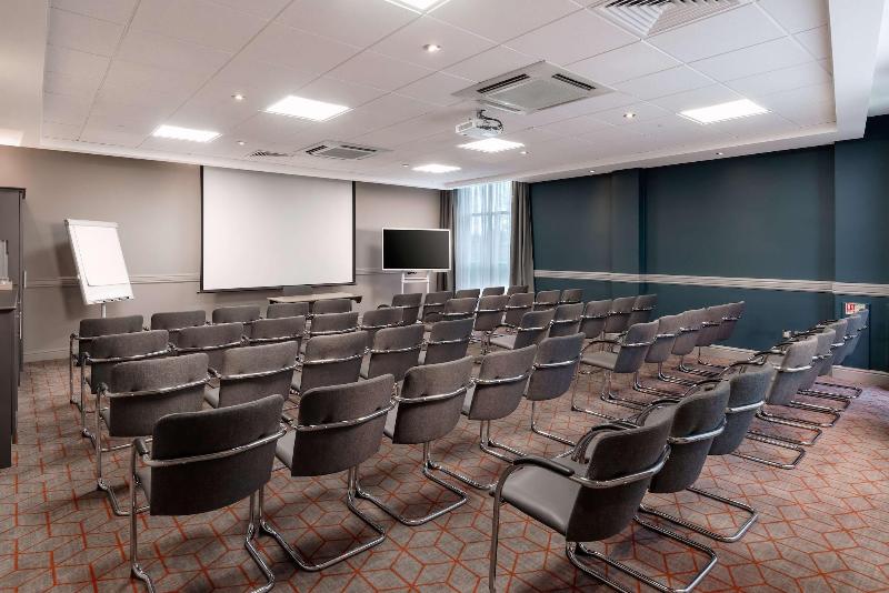 Hilton Garden Inn London Heathrow Airport - Toplantı