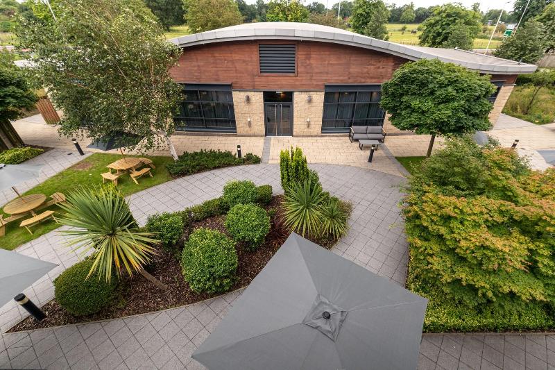 Hilton Garden Inn London Heathrow Airport - Teras