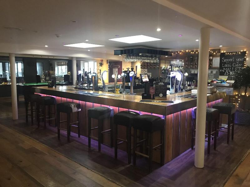 The Crossways - Bar