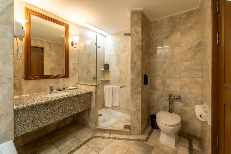 Century Park Hotel - Oda