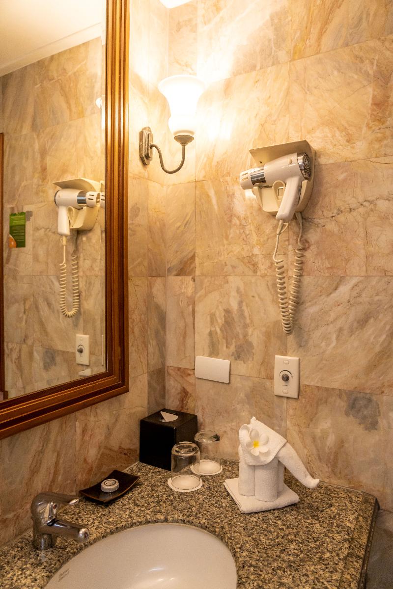 Century Park Hotel - Oda