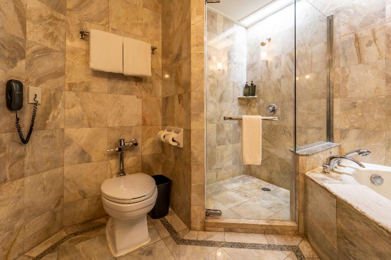 Century Park Hotel - Oda
