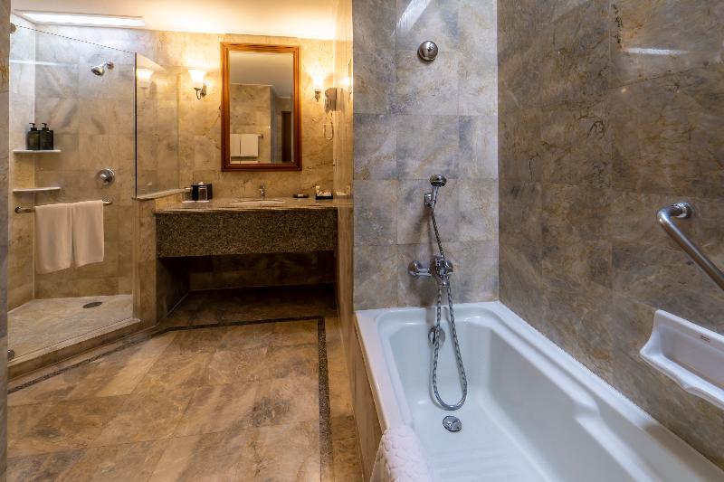Century Park Hotel - Oda