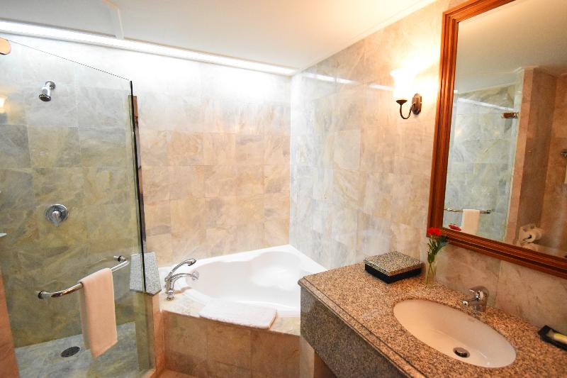 Century Park Hotel - Oda