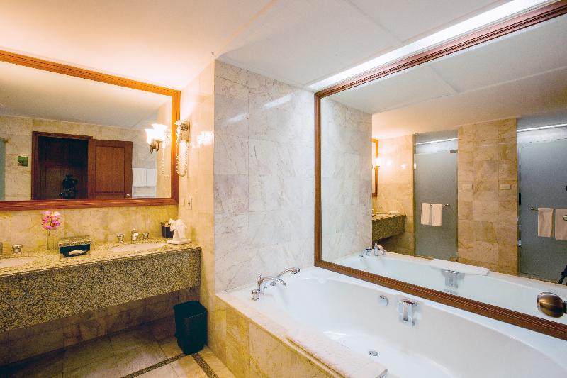 Century Park Hotel - Oda