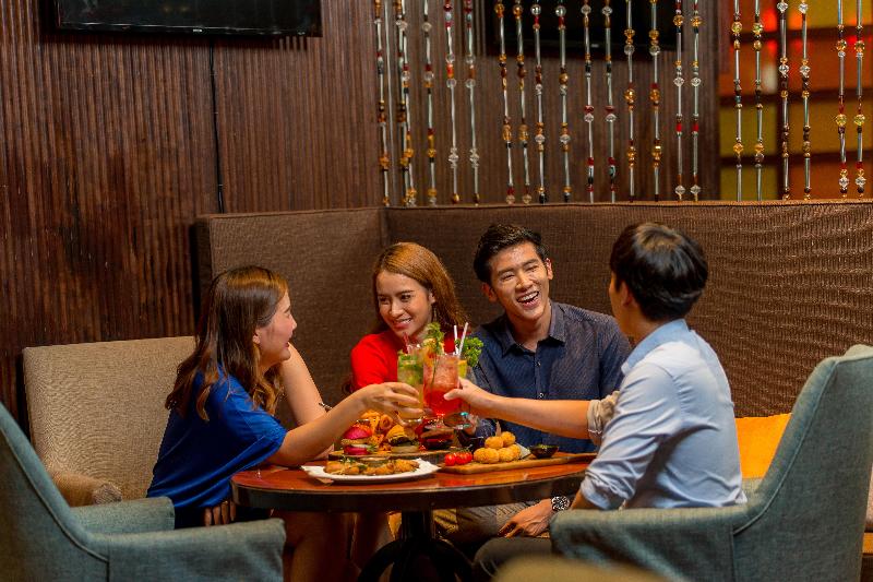 Holiday Inn Bangkok Silom - Bar