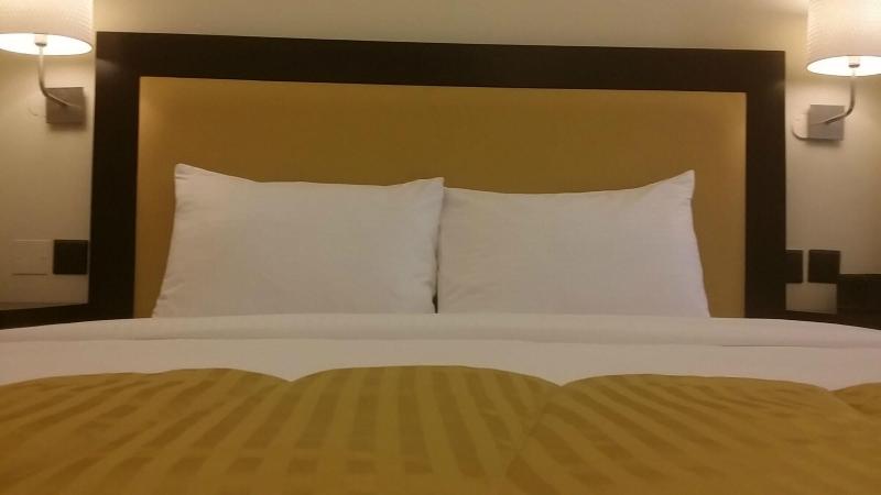 Remas Hotel Suites - Oda