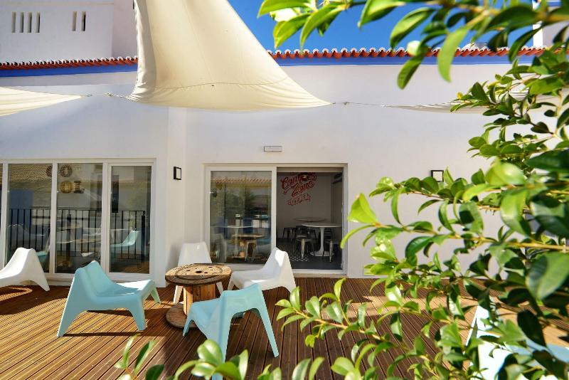 Son Of A Beach Hostel - Teras