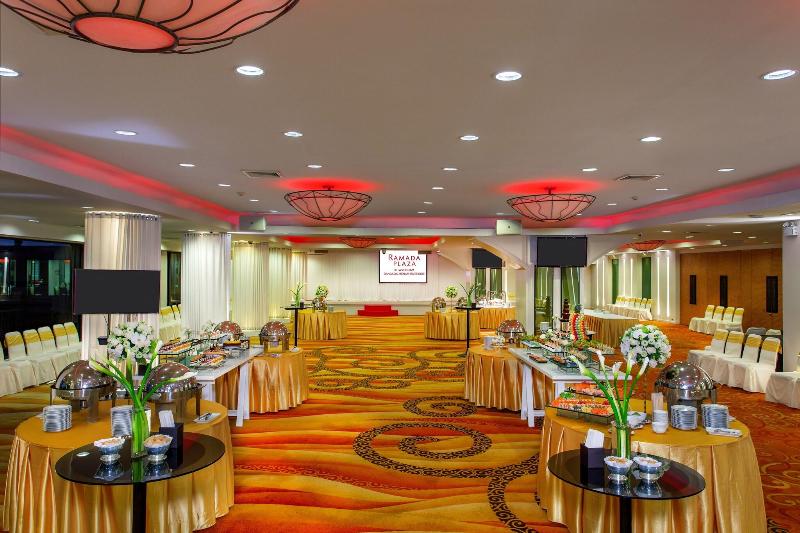 Ramada Plaza by Wyndham Bangkok Menam Riverside - Toplantı