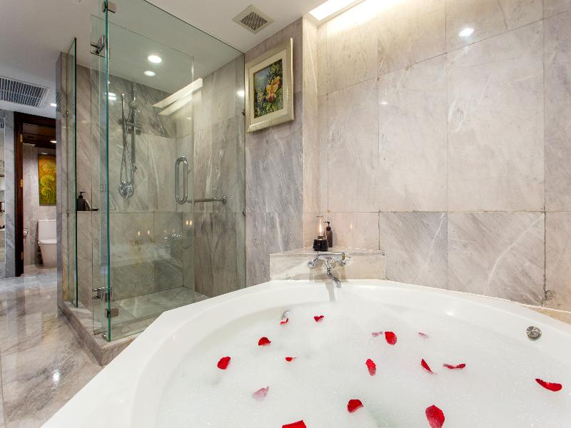 Ramada Plaza by Wyndham Bangkok Menam Riverside - Oda