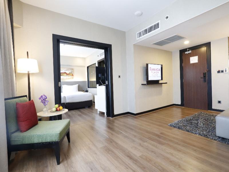 Ramada Plaza by Wyndham Bangkok Menam Riverside - Oda