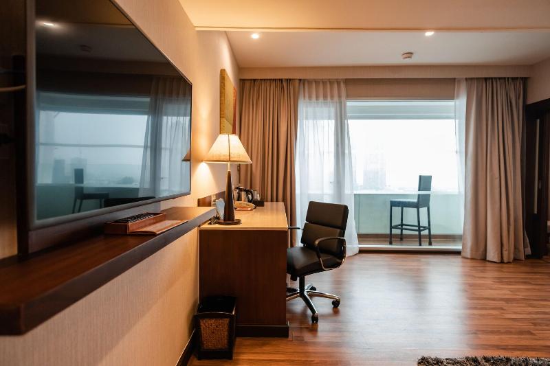 Ramada Plaza by Wyndham Bangkok Menam Riverside - Oda