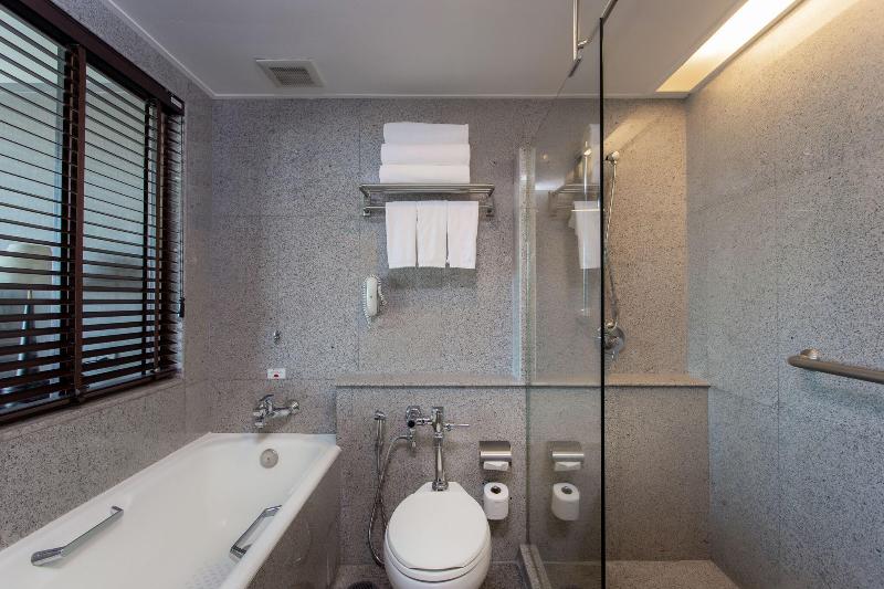 Ramada Plaza by Wyndham Bangkok Menam Riverside - Oda