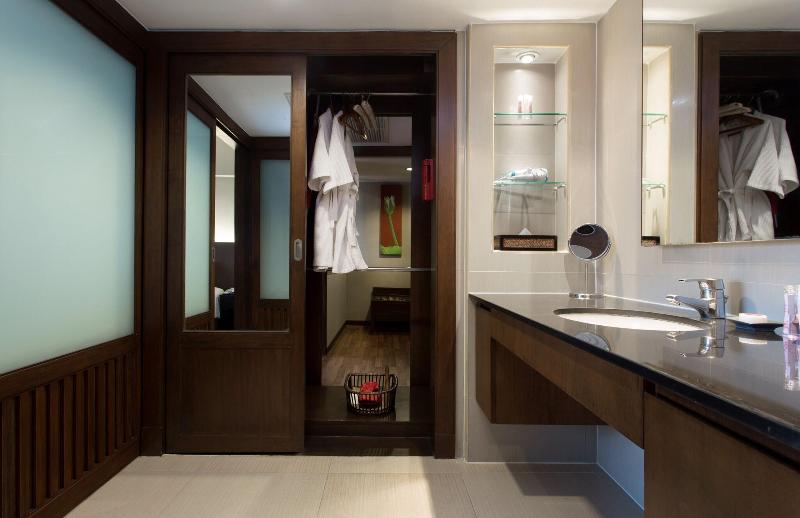 Ramada Plaza by Wyndham Bangkok Menam Riverside - Oda