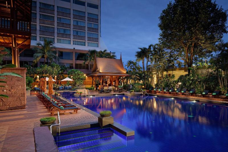 Ramada Plaza by Wyndham Bangkok Menam Riverside - Havuz