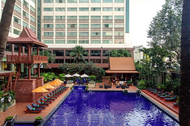 Ramada Plaza by Wyndham Bangkok Menam Riverside - Havuz