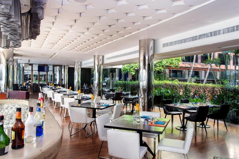 Ramada Plaza by Wyndham Bangkok Menam Riverside - Restoran