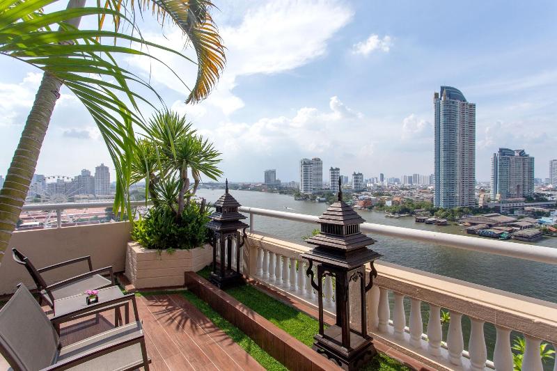 Ramada Plaza by Wyndham Bangkok Menam Riverside - Teras
