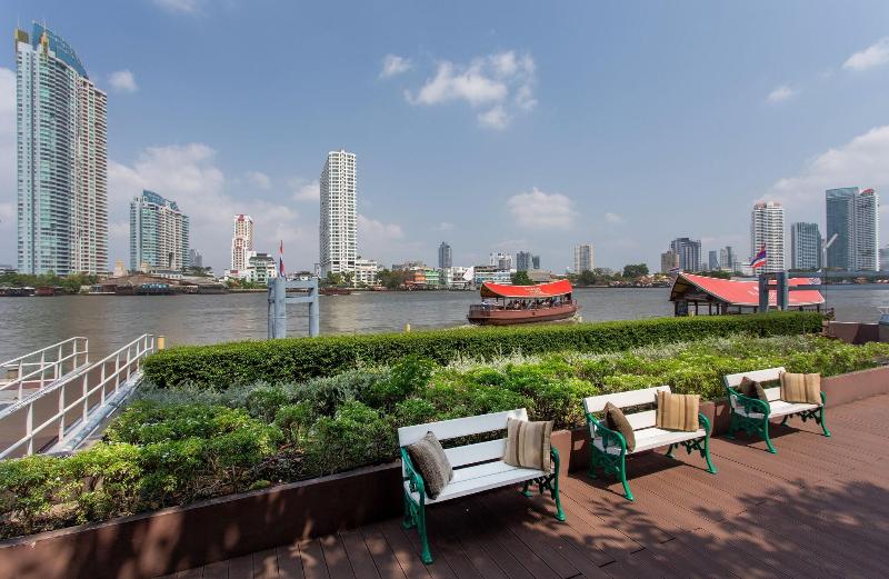 Ramada Plaza by Wyndham Bangkok Menam Riverside - Teras