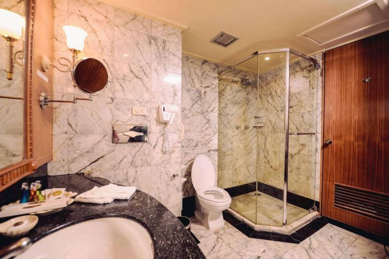 Montien Riverside Bangkok Hotel - Oda