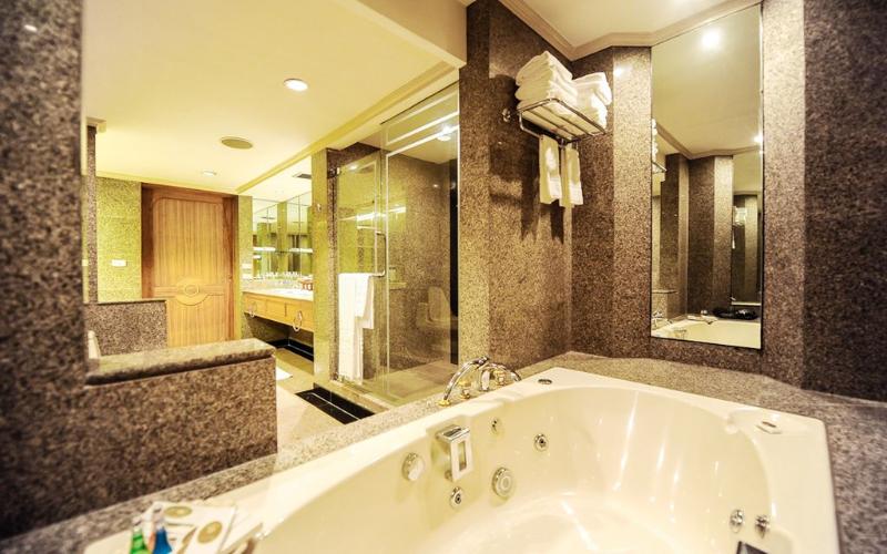 Montien Riverside Bangkok Hotel - Oda