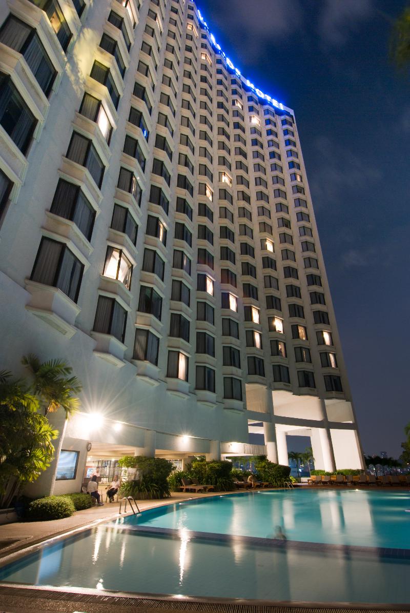 Montien Riverside Bangkok Hotel - Havuz