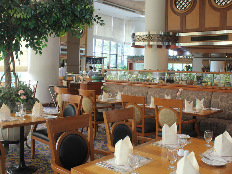 Montien Riverside Bangkok Hotel - Restoran