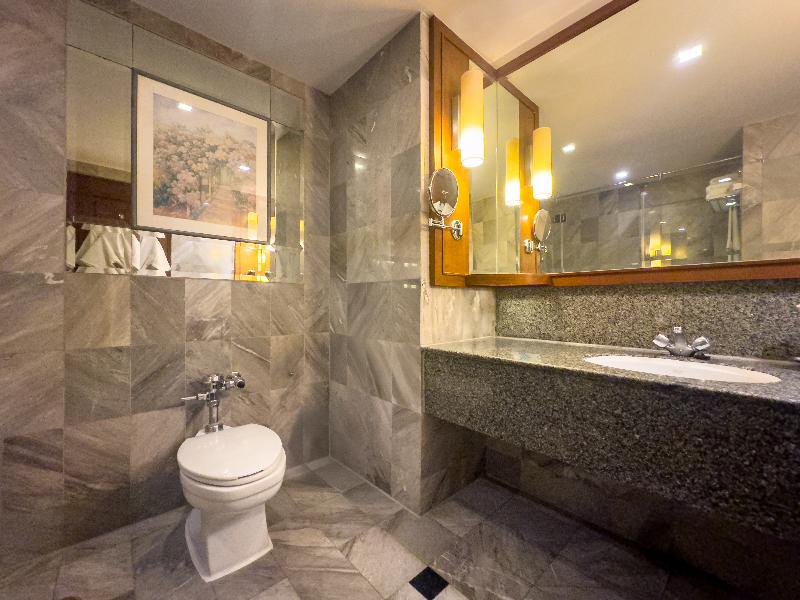Rembrandt Hotel Bangkok - Oda