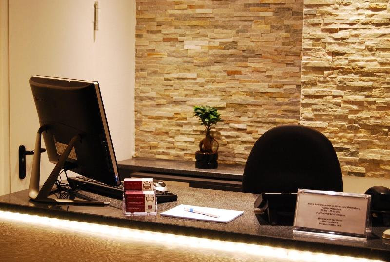 Hotel Am Martinsberg - Lobi