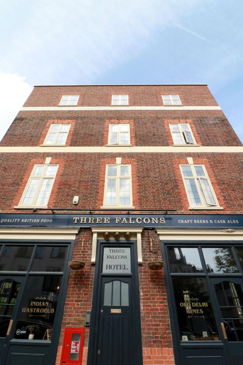 Three Falcons Hotel - Genel