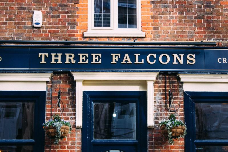 Three Falcons Hotel - Genel
